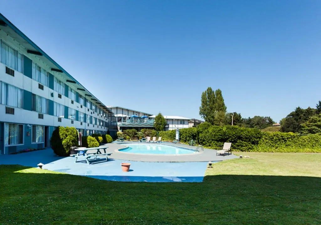 Howard Johnson By Wyndham Nanaimo Harbourside Hotel