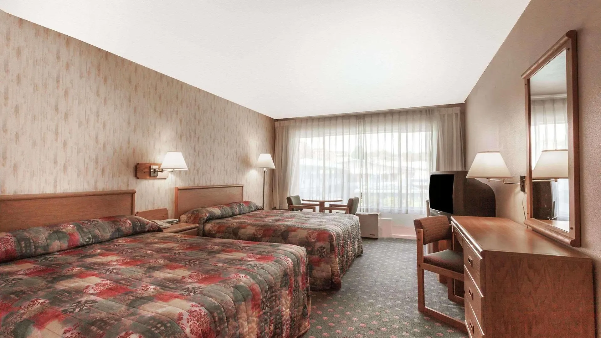 Howard Johnson By Wyndham Nanaimo Harbourside 2*,  Canada